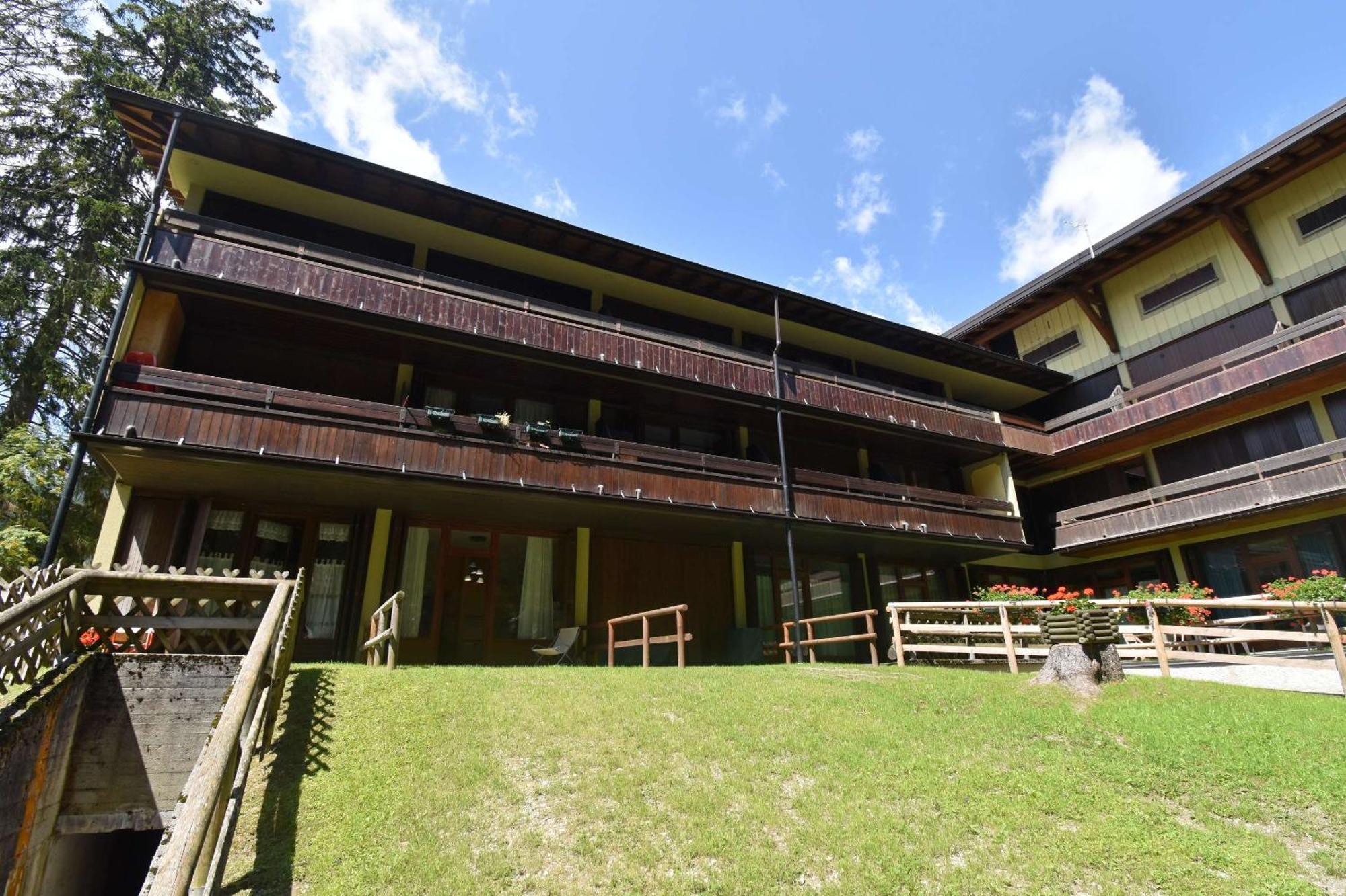 Residenza Silvana Madonna Εξωτερικό φωτογραφία